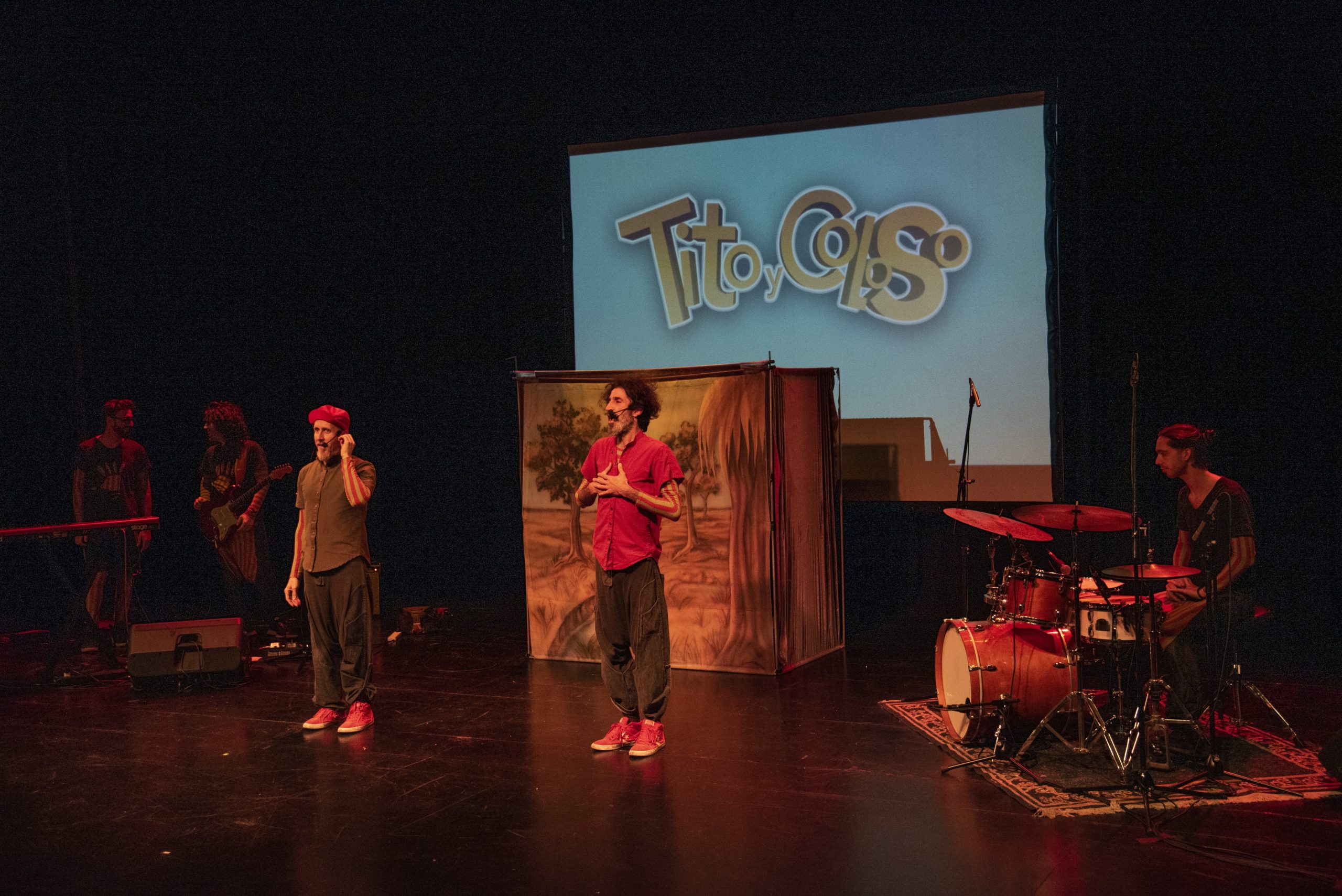 FESTEJAMOS EL DÍA DE LA NIÑEZ CON TITO & COLOSO