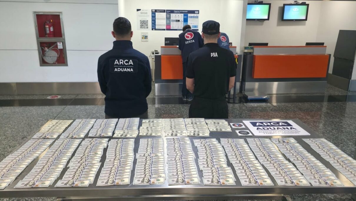 CÓRDOBA: DETECTAN U$S 41.000 SIN DECLARAR EN EL AEROPUERTO INTERNACIONAL